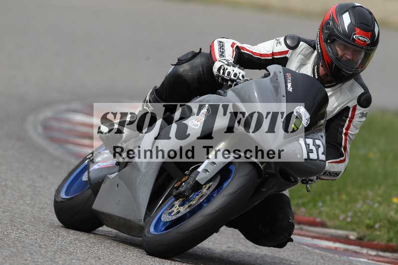 /Archiv-2023/06 10.04.2023 Moto Club Anneau du Rhin/Blanc-Novice/132